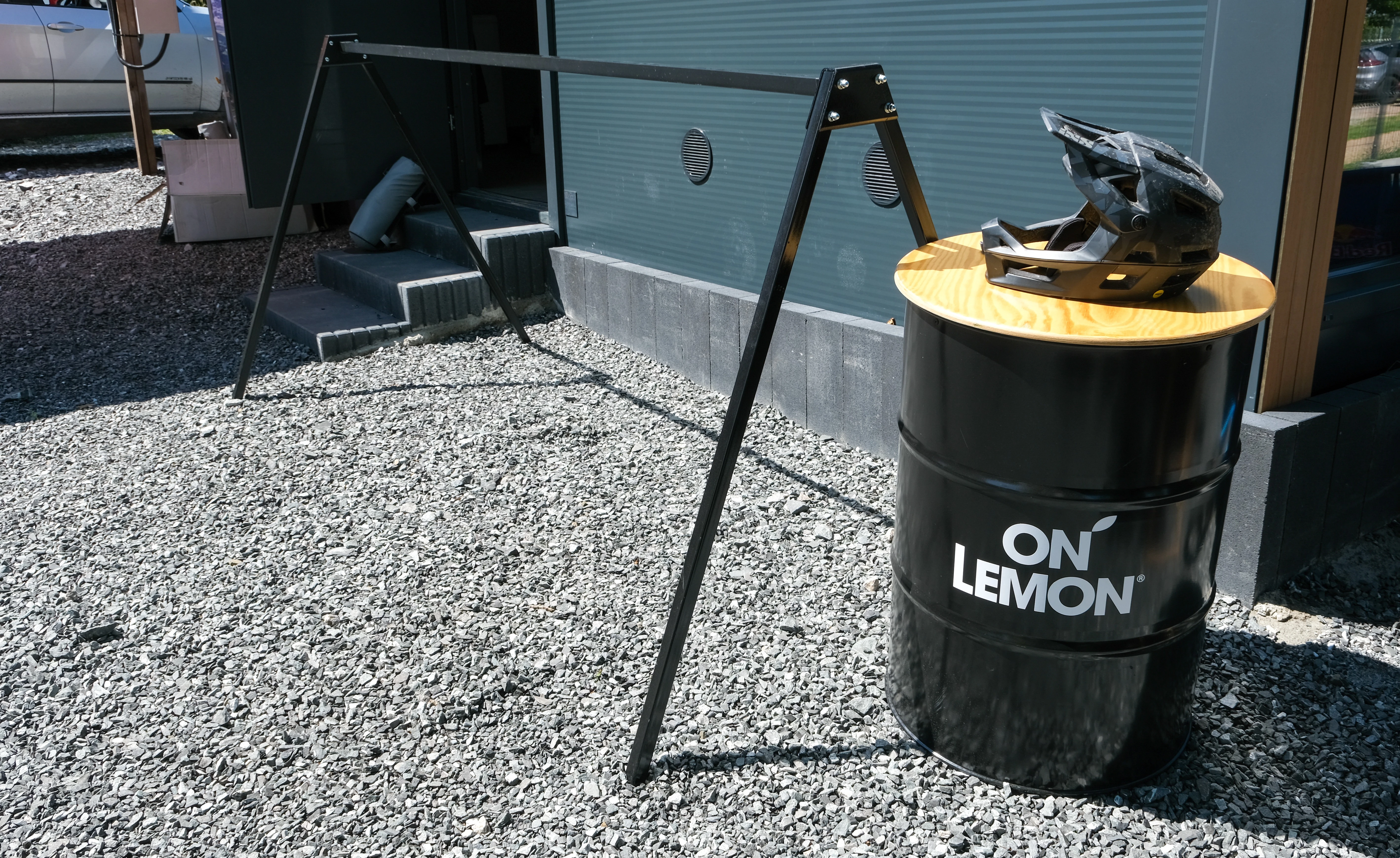 krótkie serie produktów - wieszaki na rowery